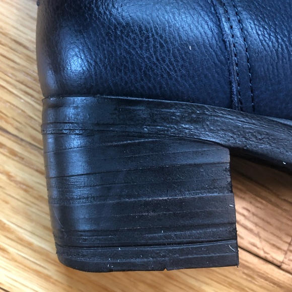 💙💙 Miz Mooz Navy Leather Ankle Boots 💙💙 - Picture 6 of 15